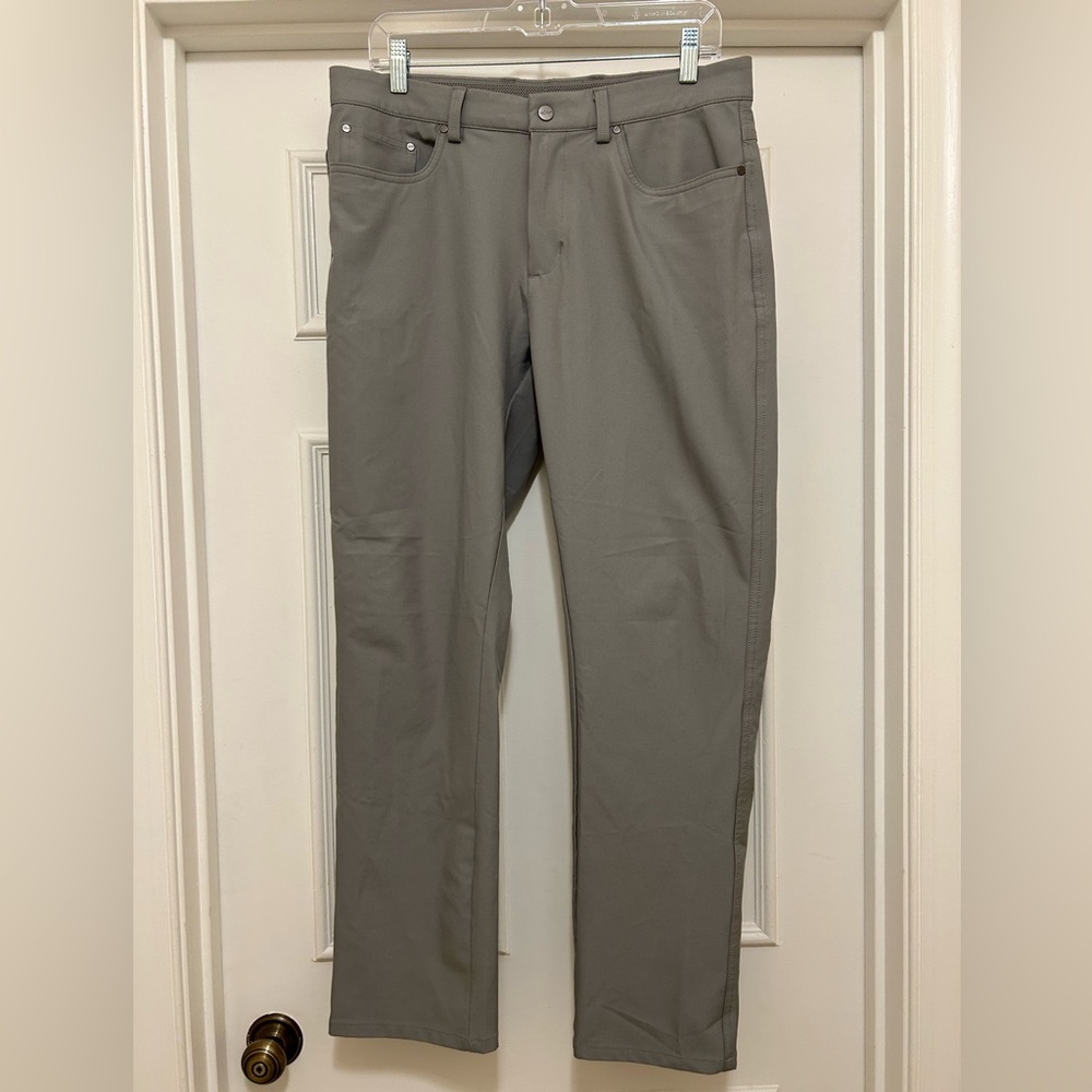 Classic Straight-Leg Pants in Gray 32x30